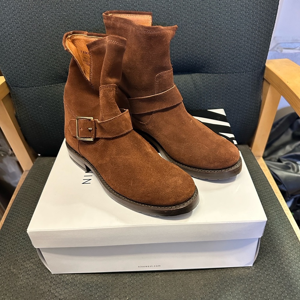 Women’s Frye size 6B leather suede very soft new boots 7.5” tall